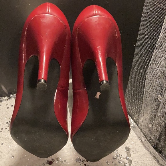 Kelly & Katie patent leather red high heels - Picture 7 of 16
